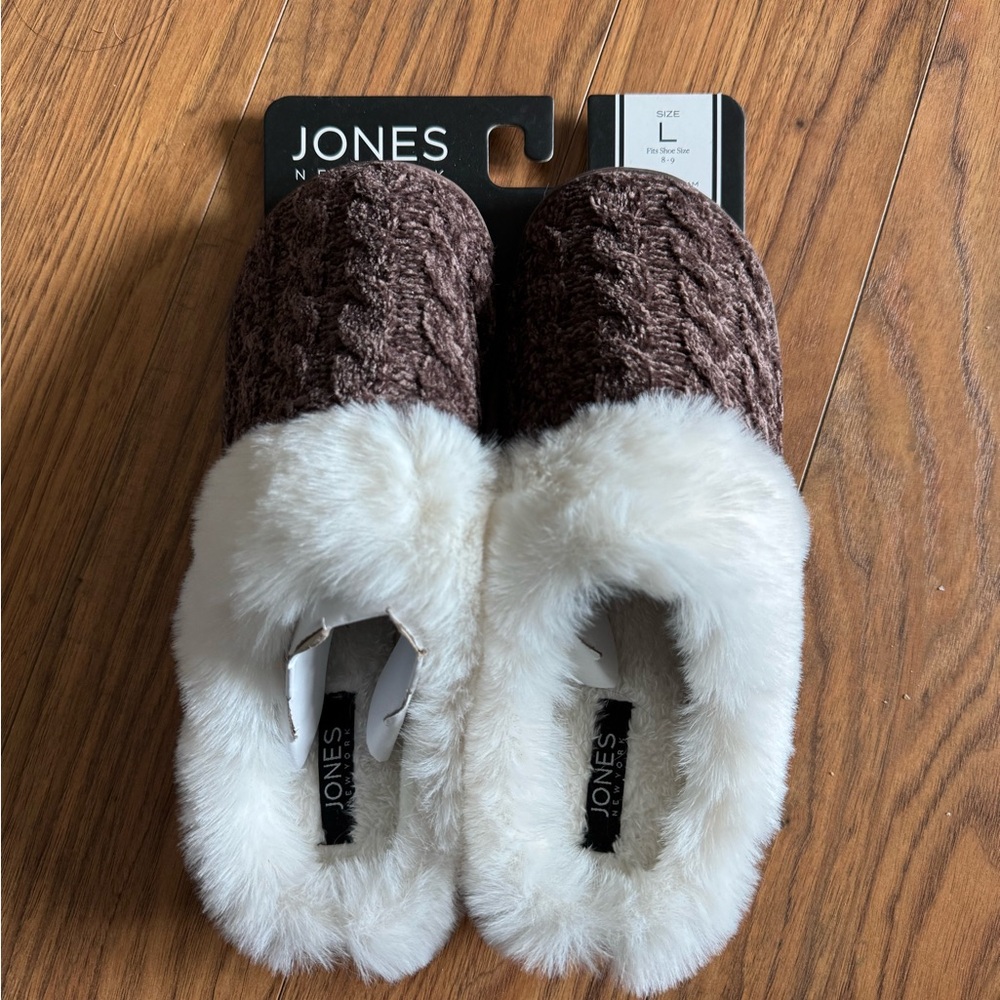Jones New York Brown Cable Knit Slipper with Cream Faux Fur Collar